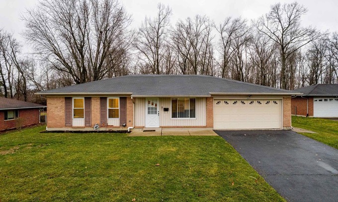 Dayton House | 3-bedroom house in delightful Dayton with WiFi, AC