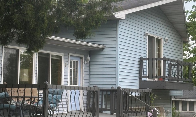 Crystal House | 3-bedroom house in fantastic Crystal with WiFi, AC