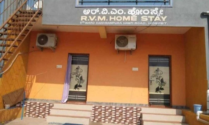Hampi House | 3-bedroom House in lovely Hampi with AC, WiFi and 3 parking space available