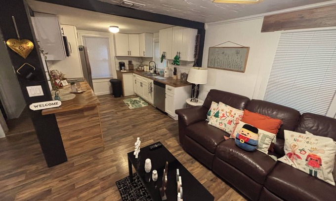 Plymouth House | 3-bedroom house in welcoming Apopka near to the springs