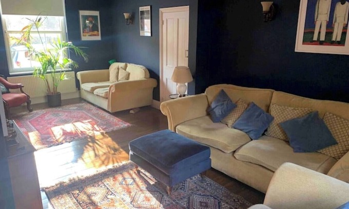 White Hart Lane House | 3 Bedroom House Near Tottenham Stadium