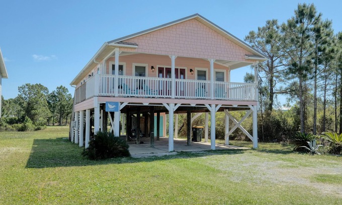 Fort Morgan House | 3 Bedroom House nestled between the bay and beach! Walk to both!
