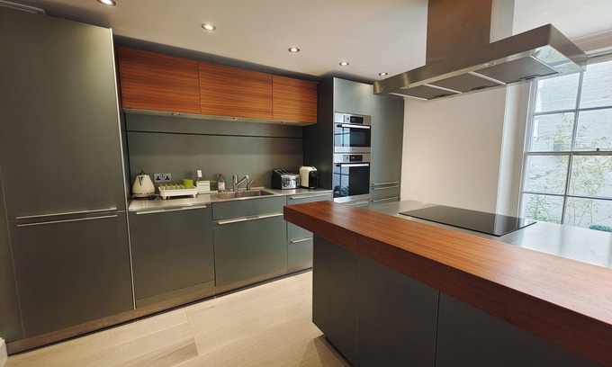 Belgravia House | 3 Bedroom House next to Hyde Park & Knightsbridge