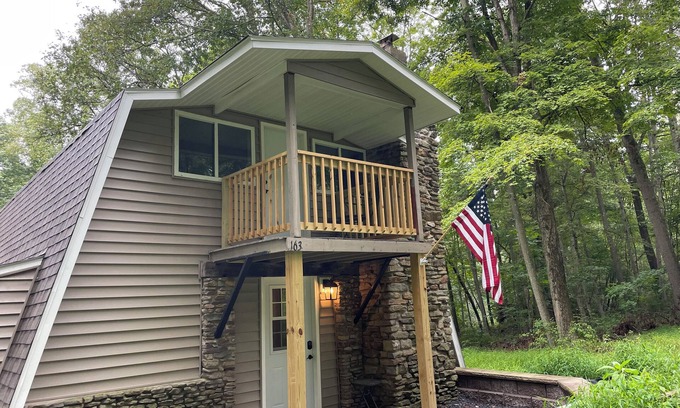 Bruceton Mills House | 3-bedroom house in beautiful Bruceton Mills with WiFi, AC