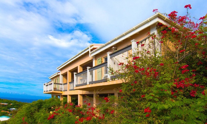 Rendezvous & Ditleff Villa | 3 Bedroom House w/Car Overlooking Rendezvous Bay with AC in bedrooms.