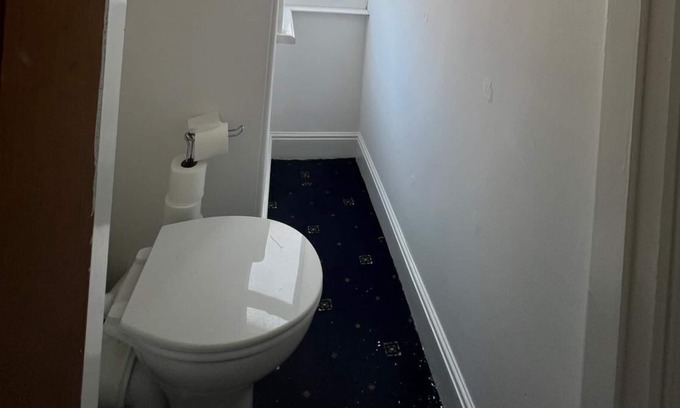 Cambridge House | 3 Bedroom House with Parking & Garden by Cherry Inn