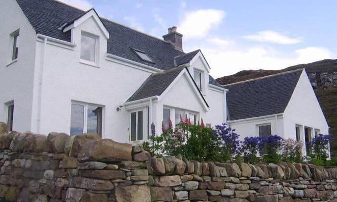 Ullapool House | 3 Bedroom House with Sea View - Top House