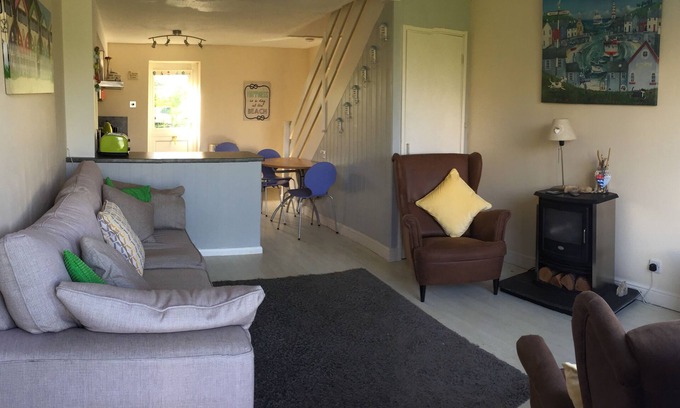 St. Agnes House | 3 bedroom house With Shared Use Of Pool, Tennis Courts.