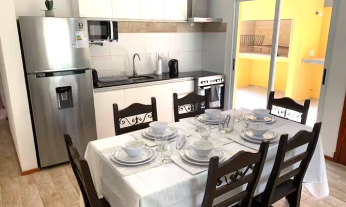Piriapolis House | 3-bedroom house with WiFi, AC in Piriápolis. Pets and Children welcome.