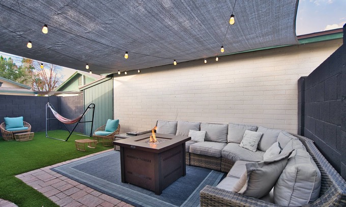 Chandler House | 3 Bedroom in walking distance to Downtown Chandler!