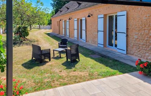 La Douze House | 3 Bedroom Lovely Home In La Douze