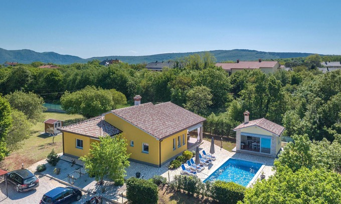 Strmac House | 3 bedroom nice home in Strmac