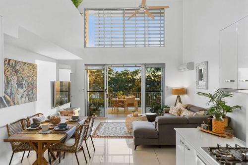 Bongaree Apartment | 3 Bedroom Penthouse-Short Walk to Sandstone Point