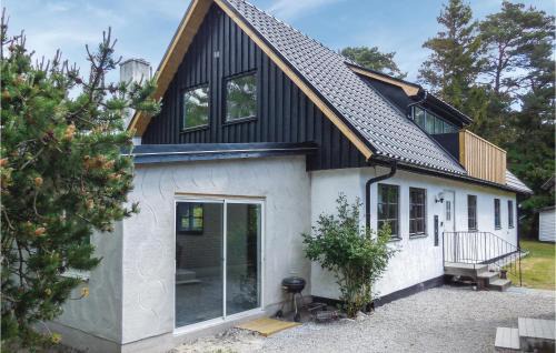 Borrby House | 3 Bedroom Pet Friendly Home In Borrby