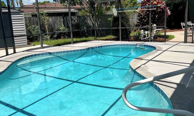 Azalea Park House | 3 Bedroom POOL Home in the Heart of Orlando