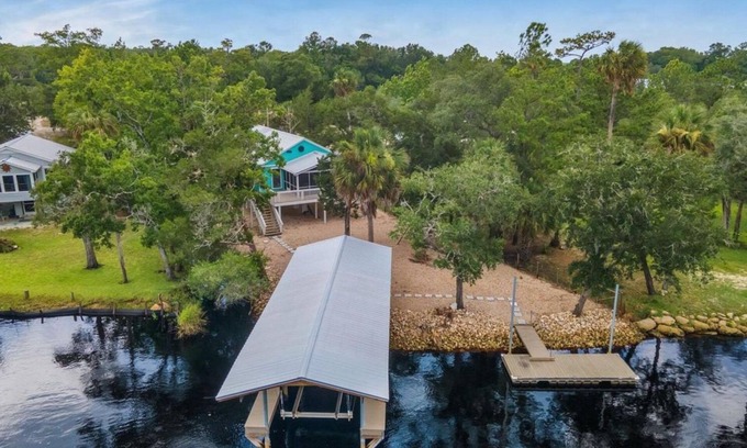 Steinhatchee House | 3-bedroom Riverfront home with private boat dock and view of Steinhatchee River.