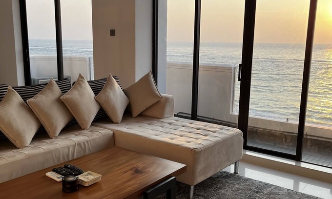 Wellawatta South Apartment | 3 Bedroom Sea View Apartment Colombo 6