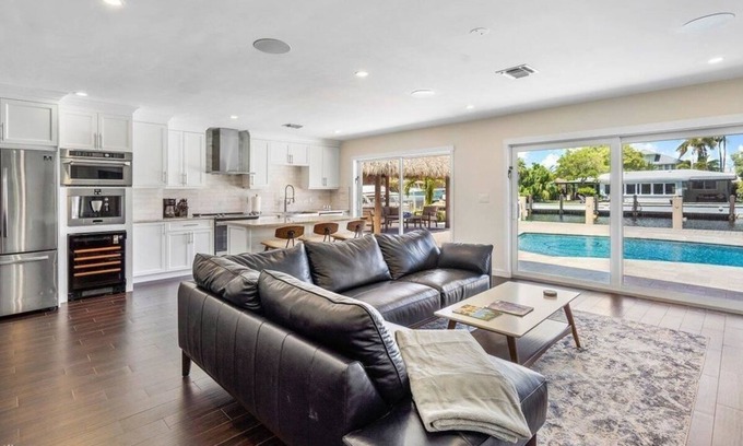 Pompano Isles Apartment | 3 Bedroom Single_family (625204) by Houzlet