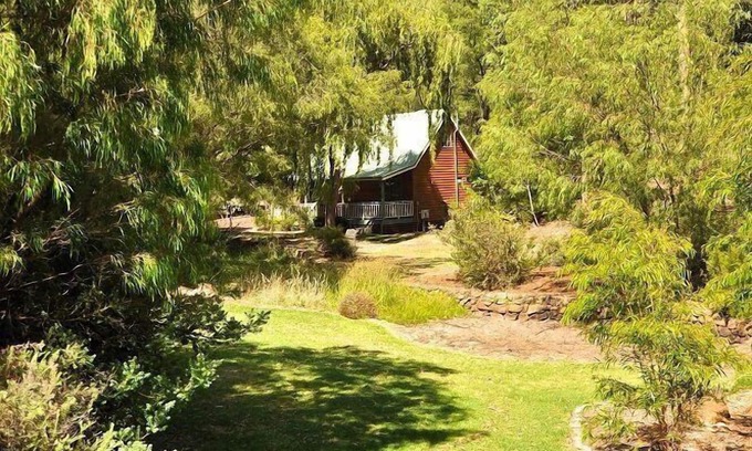 Margaret River Ski Chalet | 3 Bedroom Sleeps up to 8 guests, features 2 bedrooms and one loft bedroom plus a large living/dining