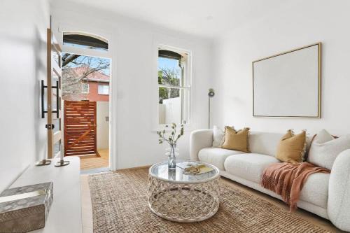 Bondi Junction House | 3 Bedroom Split level terrace at Bondi Junction