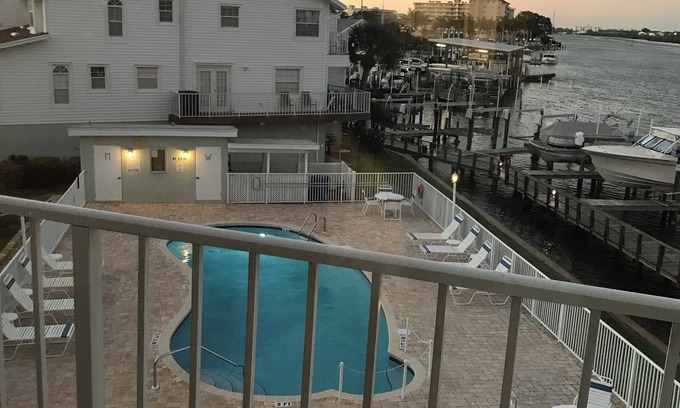 Indian Shores House | 3-bedroom townhome in terrific Indian Shores with AC with room to sleep