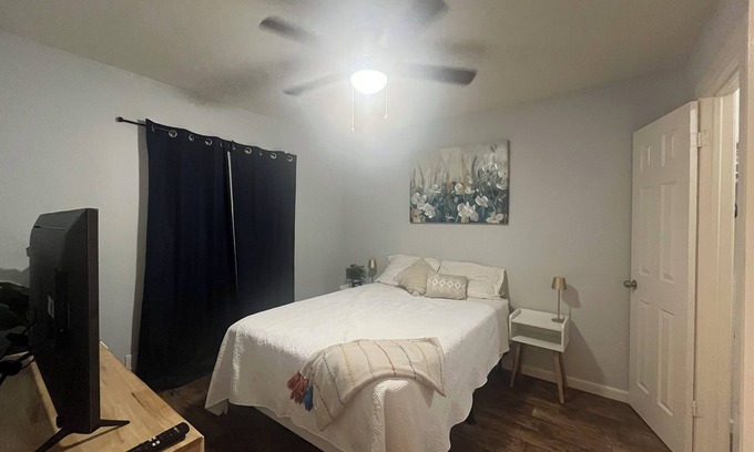 Tempe House | 3-bedroom townhome in fantastic Tempe with AC