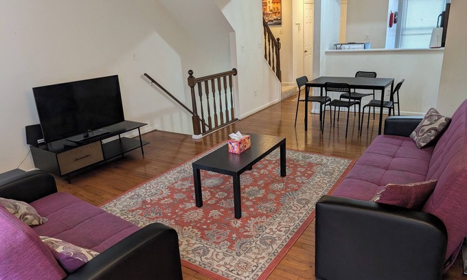 Seven Corners House | 3-bedroom townhome in Falls Church