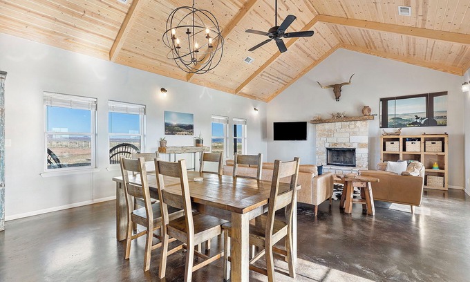 Alpine House | 3-bedroom vacation home near Sul Ross State University