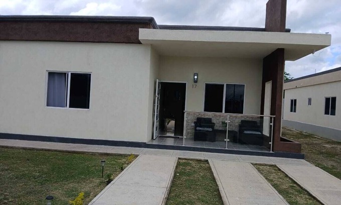 Little London Villa | 3-bedroom villa in peaceful Little London with WiFi, AC. Enjoy