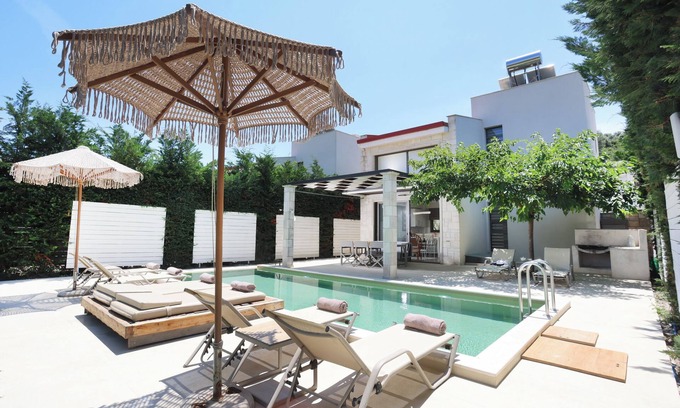Pefkochori Villa | 3 Bedroom Villa with Private Pool | W Villas