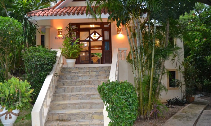 La Mulata Villa | 3-Bedroom Villa with Private Pool and Free Shuttle Bus to Town Center and Beach