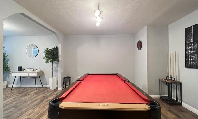 Torrey Pines Ranch House | 3 bedroom w Swimming pool and billiards table