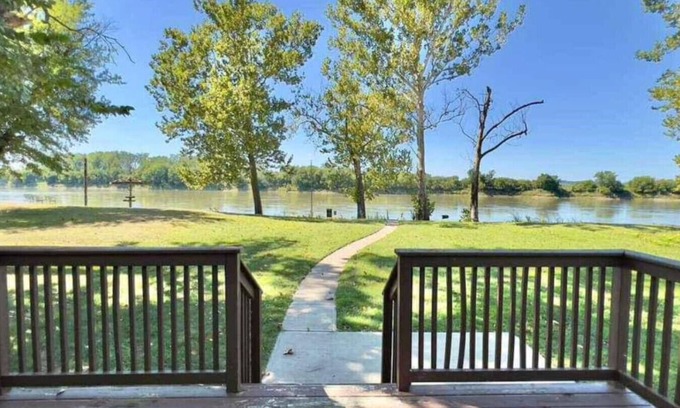 Bendena House | 3-bedroom Waterfront house w/WiFi, AC and the BEST VIEW
