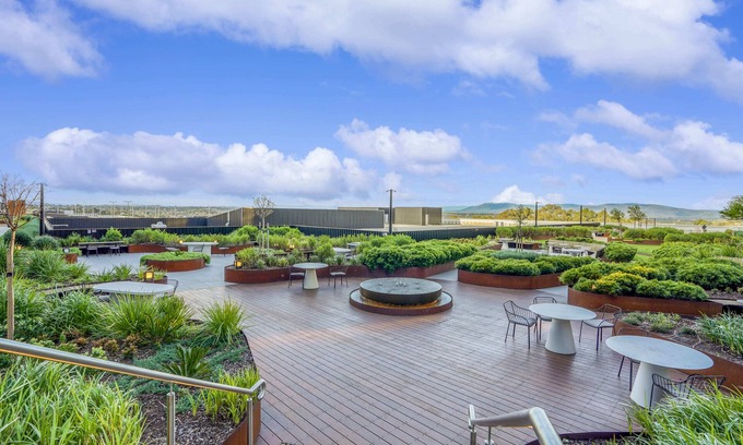 Glen Waverley Apartment | 3 Bedrooms Apartment in Sky Garden, 2 mins to Glen Waverley Shopping Centre