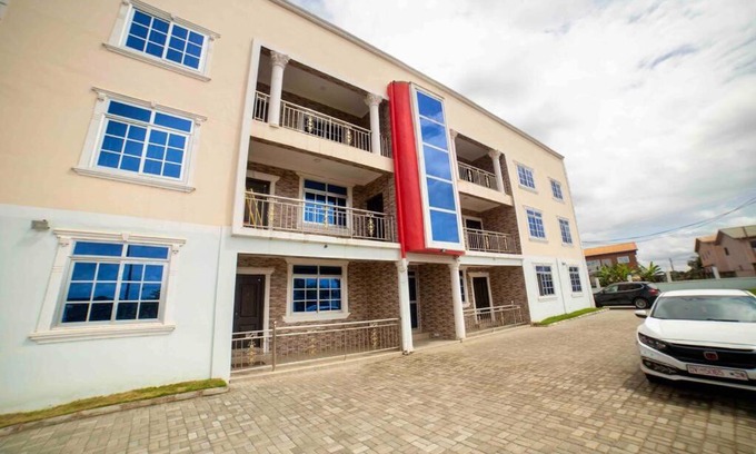 Accra Apartment | 3 bedrooms, Entire Flat, Amasaman - Accra