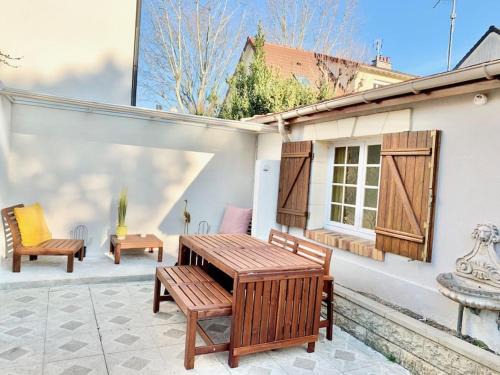 Antony Villa | 3 bedrooms house - garden - Parking, Antony Center near Paris and Orly