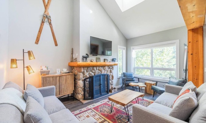 East Kootenay Condo | 3 Bedrooms l Sleeps 7 Adults l Hot Tub