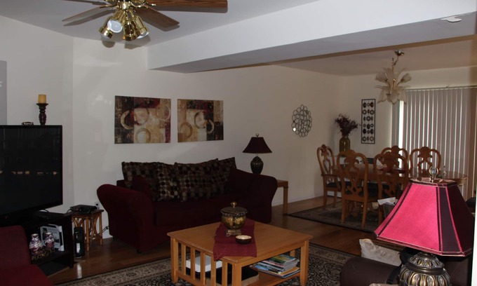 Lake Reynovia House | 3 bedrooms Lake Front house Near Down Town & UVA