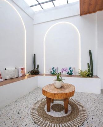 Bukit Villa | 3 Bedrooms Private Villa & Pool Near GWK-ER House