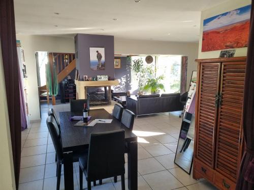 Vayres House | 3 bedrooms, very quiet, fully equiped, between Bordeaux and Saint-Emilion