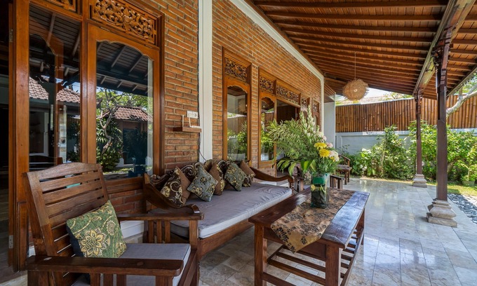 Sunset Road Villa | 3 Bedrooms Villa 5 minutes to Seminyak Beach