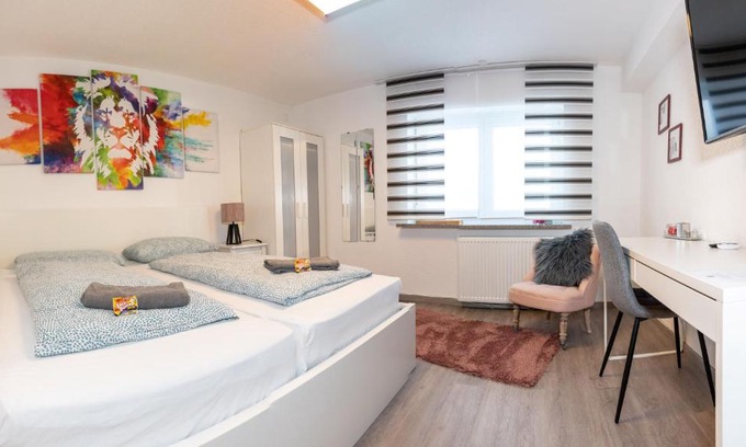 Memmingen House | #3 bequemes Zimmer mit Pool und Garten