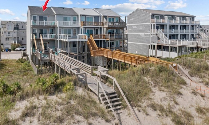 Sneads Ferry House | 3 BR Oceanfront Quadplex on North Topsail Beach