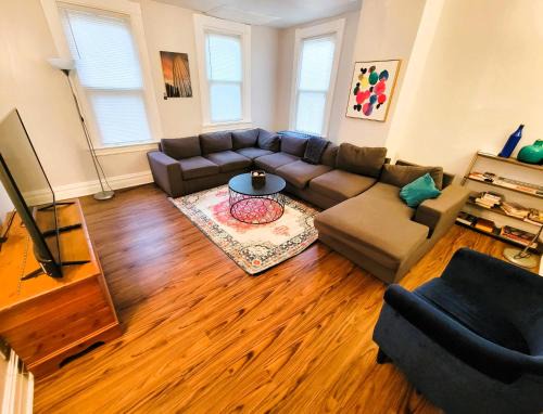 Pittsburgh Apartment | 3 BR - Off Street Parking - Amazing View Nearby