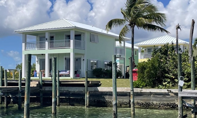 Treasure Cay House | 3 BR sleeps 10 WATER FRONT w BOAT SLIP + FABULOUS POOL
