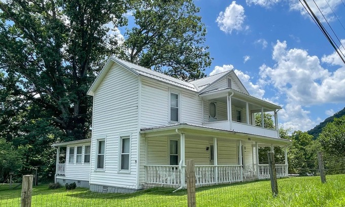 Cass House | 3 Br The Shay Inn Located15 minutes to Snowshoe Mountain
