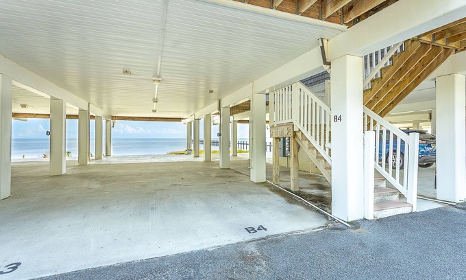 Carrabelle Condo | 3 Buoys and A Gull! 3BR/3.5BA waterfront condo