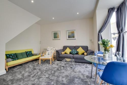 Weymouth Apartment | 3 By The Sea