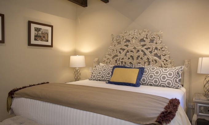 Zona Centro Apartment | #3 Casa Biblioteca New luxurious modern decor in Centro SMA. Great location