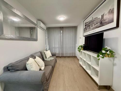 Los Remedios Apartment | 3 Double Beds - Great Area, Perfect for Families